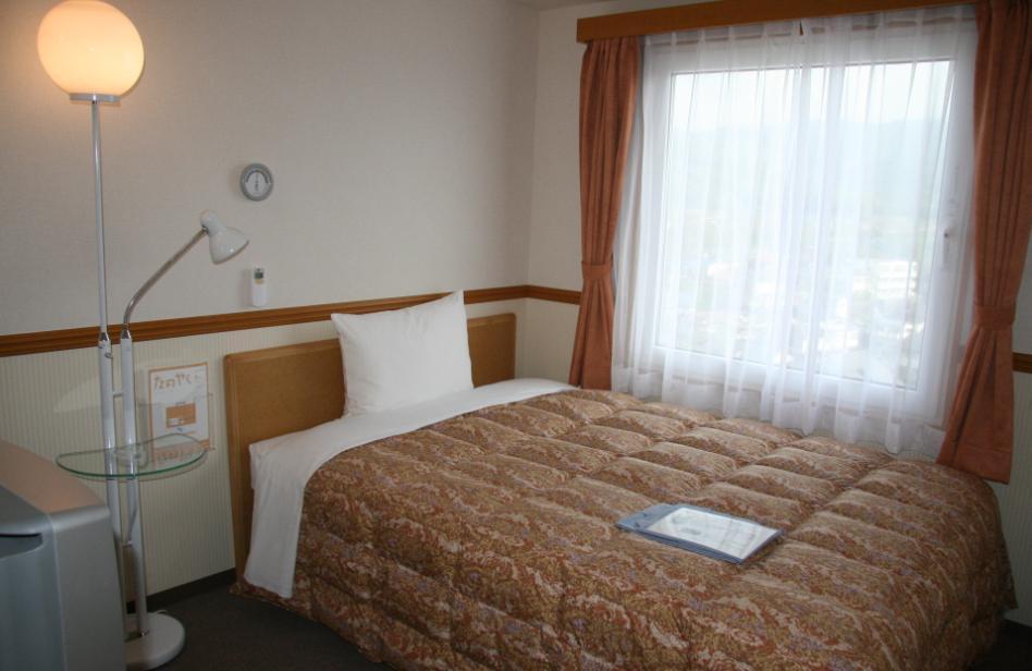 토요코 인 히가시-히로시마 사이조 에키마에 호텔 히가시히로시마 객실 사진
